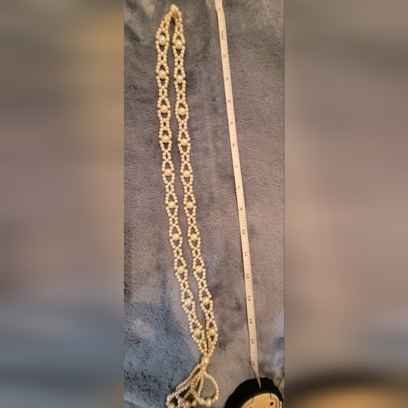 2/$12 Vintage faux pearl woven necklace with tassel - Picture 4 of 4